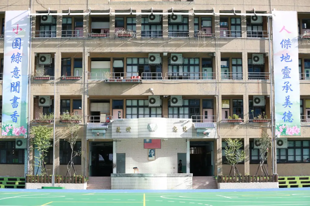 大连航运企业如何通过港口吞吐量分析报告把握市场走势