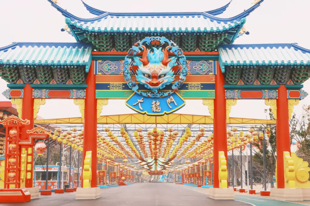 2024年大连港集装箱吞吐量趋势分析与市场研判