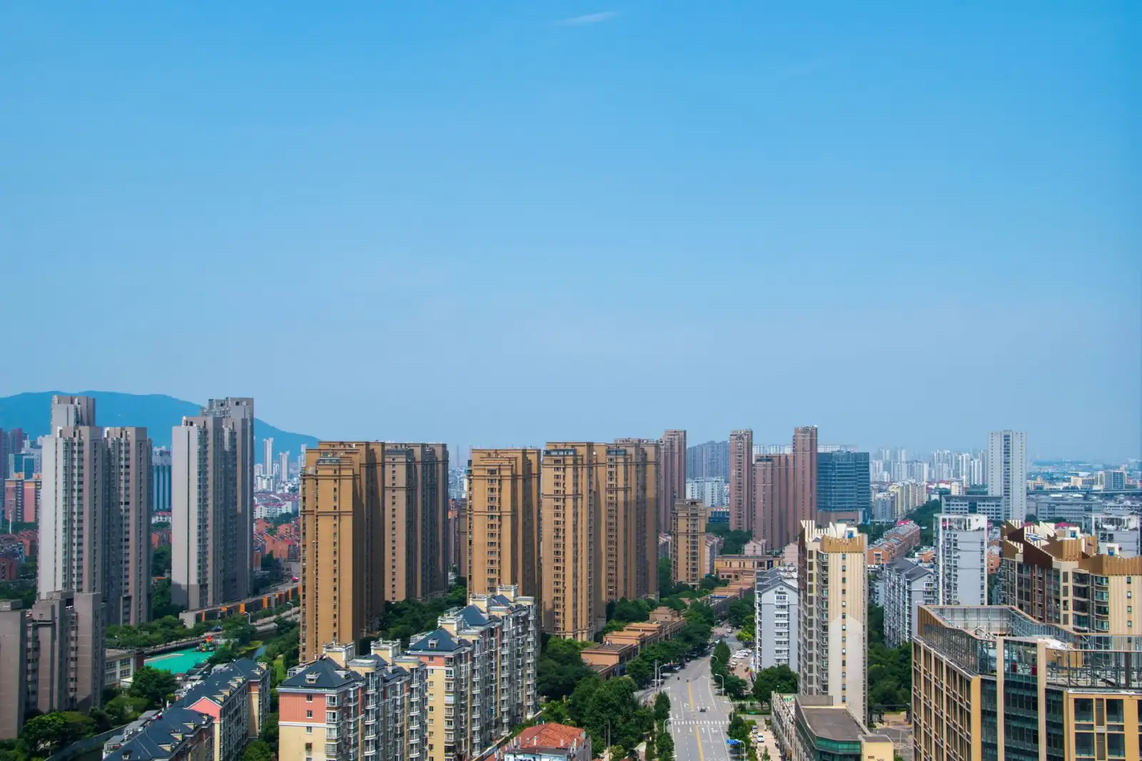 2024年大连港集装箱吞吐量分析：增长趋势与结构变化