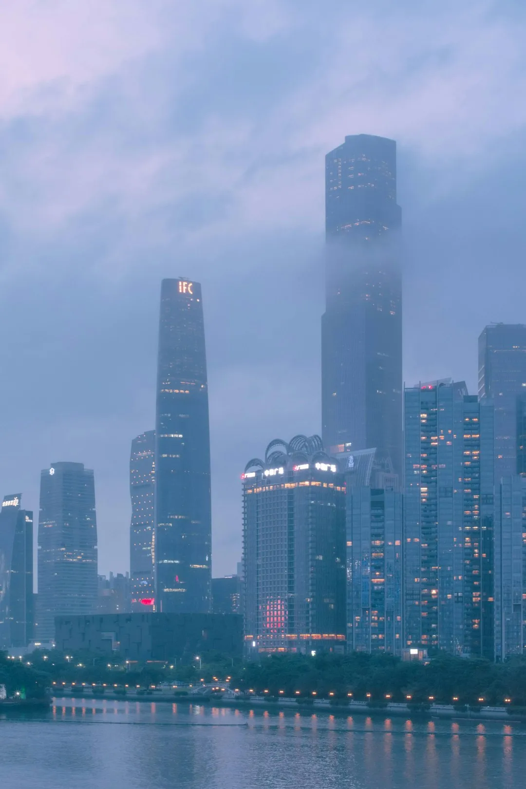 2025年一季度大连港集装箱吞吐量走势与港口效率分析